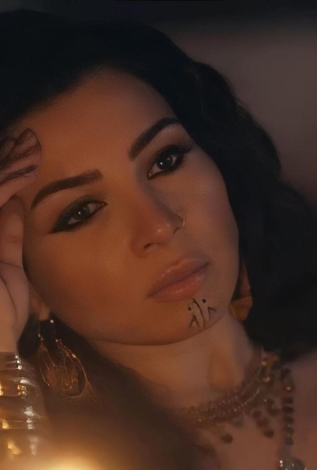 مي عز الدين في دور عايقة