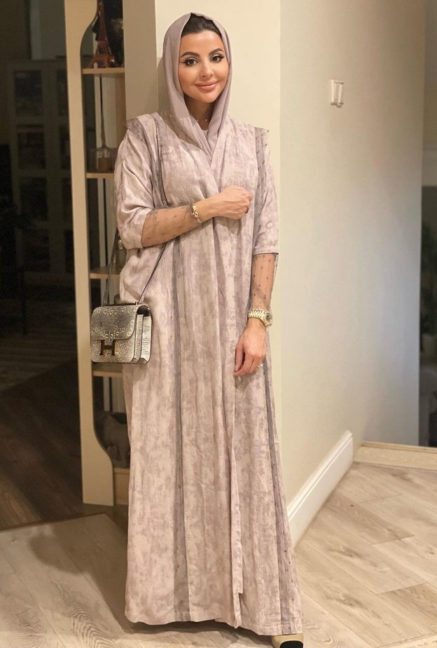 إطلالات رمضانية محتشمة للصبايا مستوحاة من السعودية أماني الحنطي