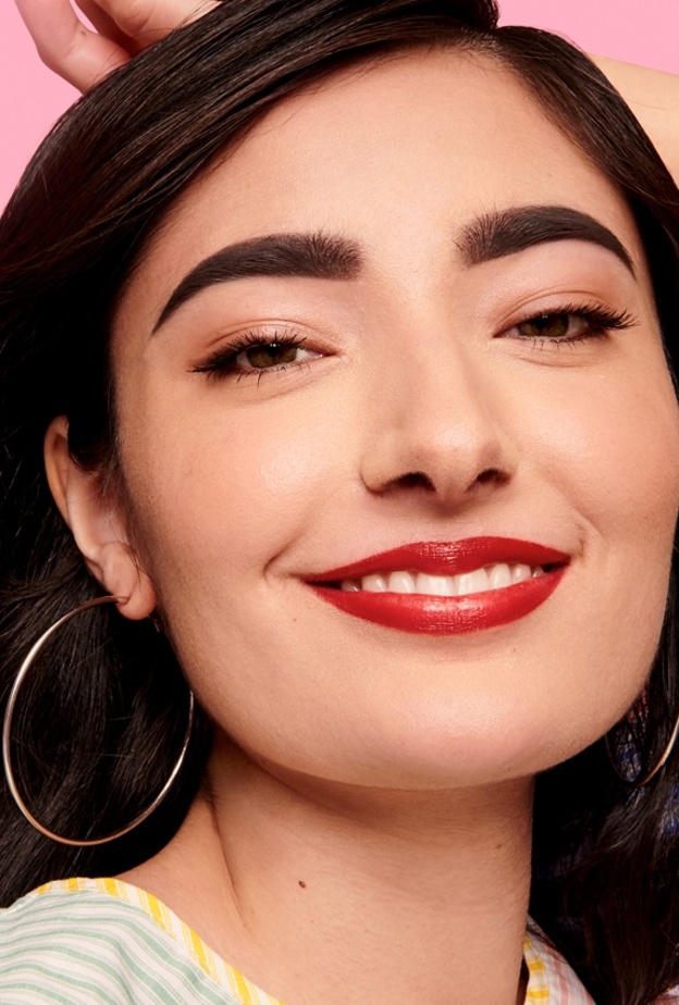 نصائح لتطبيق الماكياج على نحو يبرز عينيك مع Benefit Cosmetics