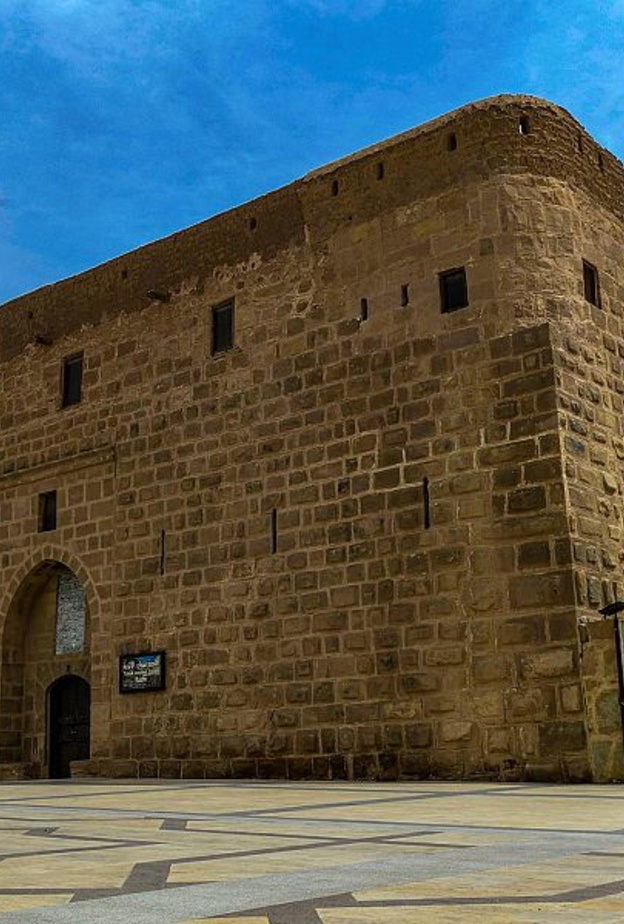 قلعة تبوك الأثرية.. تجربة تاريخية أصيلة وشاهد على الحضارات المتعاقبة في تبوك