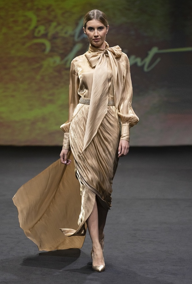 إطلالات أنيقة ومميّزة بفستان أنيق لافت من Dorota Goldpoint