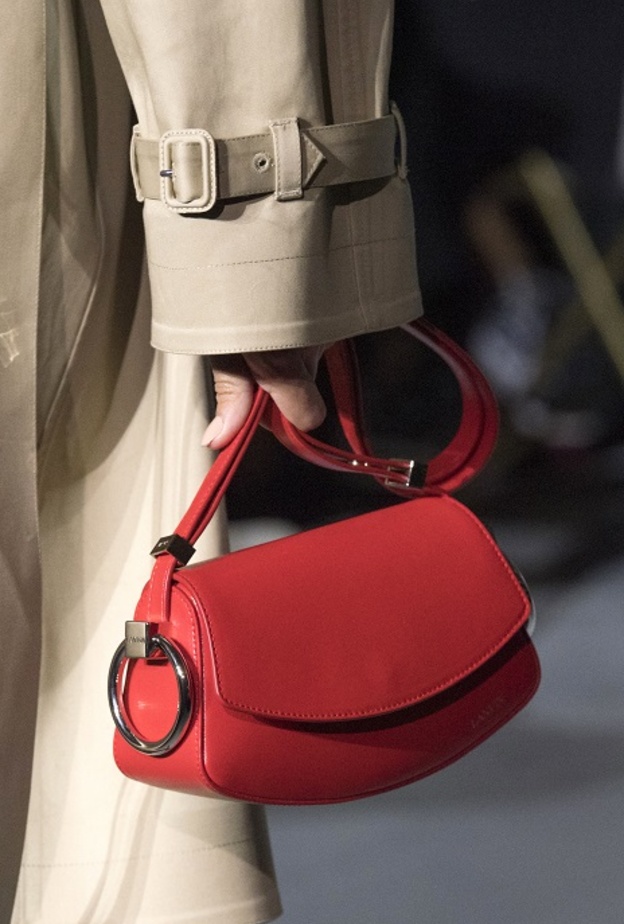 موديلات حقائب يد حمراء بتصميم لافت ومميّز من Lanvin