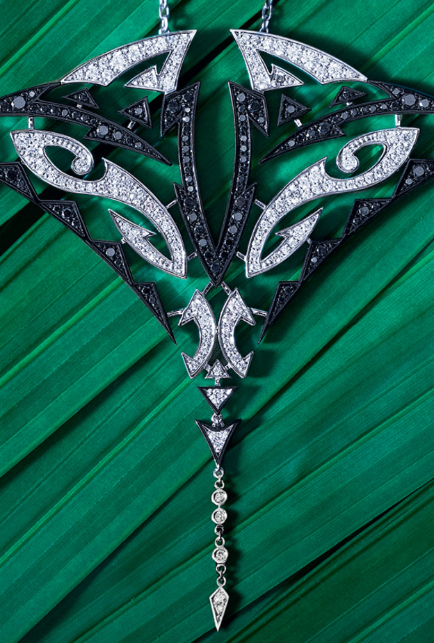 اكتشفي مجموعة مجوهرات أكيليس المستوحاة من الحيوانات البرية وطابع الروك أند رول