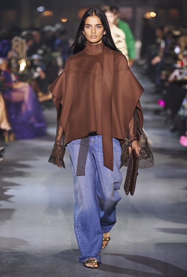 تنسيق السروال الواسع للصيف بأسلوب Valentino المميّز