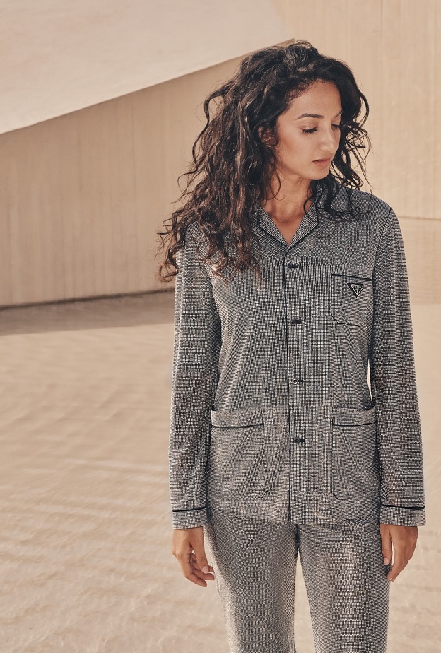 إطلالتك الرمضانية الراقية بتوقيع "برادا" PRADA