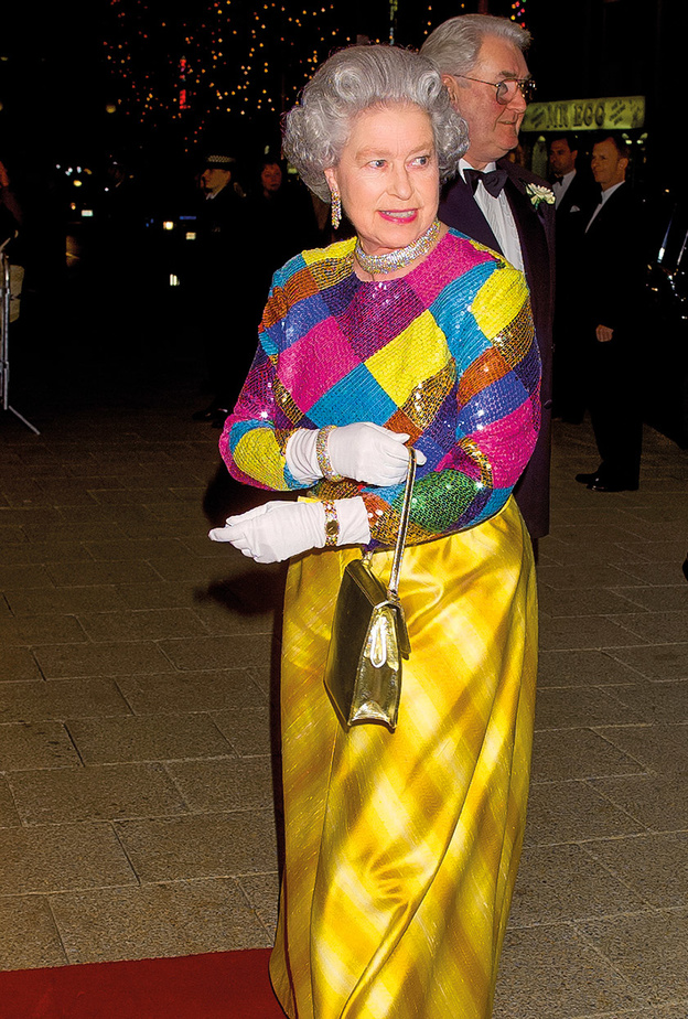 إطلالات الملكة إليزابيث المسائية خلال فترة الثمانينيات والتسعينيات