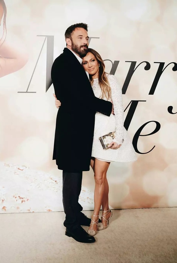 جينيفر لوبيز وبن أفليك "لم يتحدثا بعد" عن موعد محدد لزفافهما بعد خطبتهما للمرة الثانية