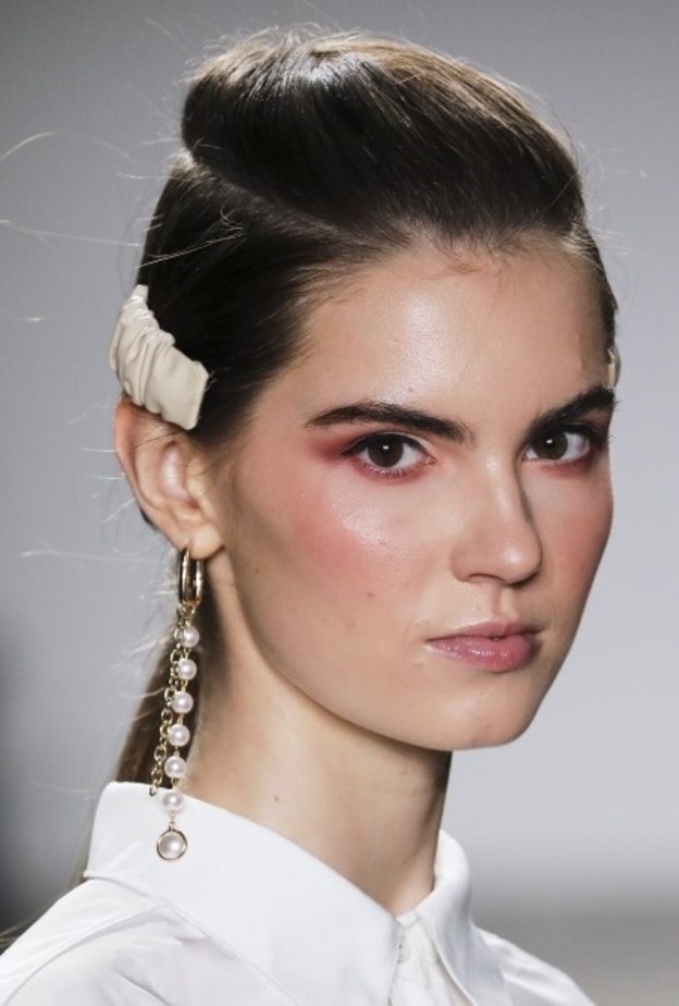 صيحات مكياج ناعمة من منصات الأزياء اعتمديها في رمضان 2022