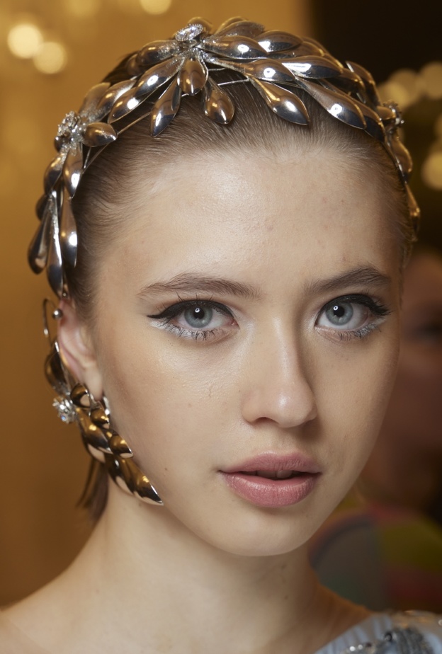 4 أكسسوارات شعر رائجة لتطبيقها في رمضان 2022 مع تسريحات الشعر المنسدلة