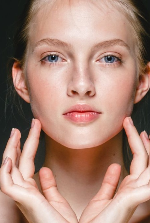 التقشير الكيميائي للبشرة لعلاج مشاكل الجلد في رمضان 2022