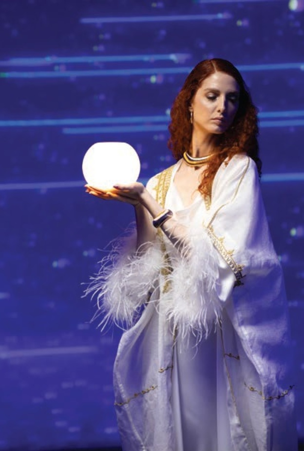 القمر الجديد في Galeries Lafayette