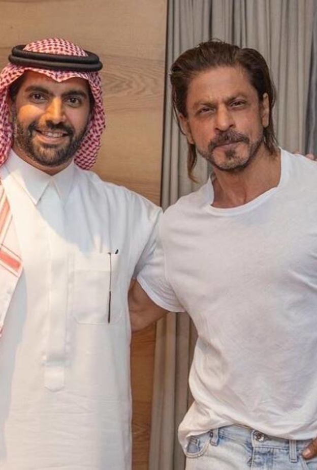  وزير الثقافة السعودي يلتقي بنجوم بوليوود شاروخان وسلمان خان وأكشاي كومار