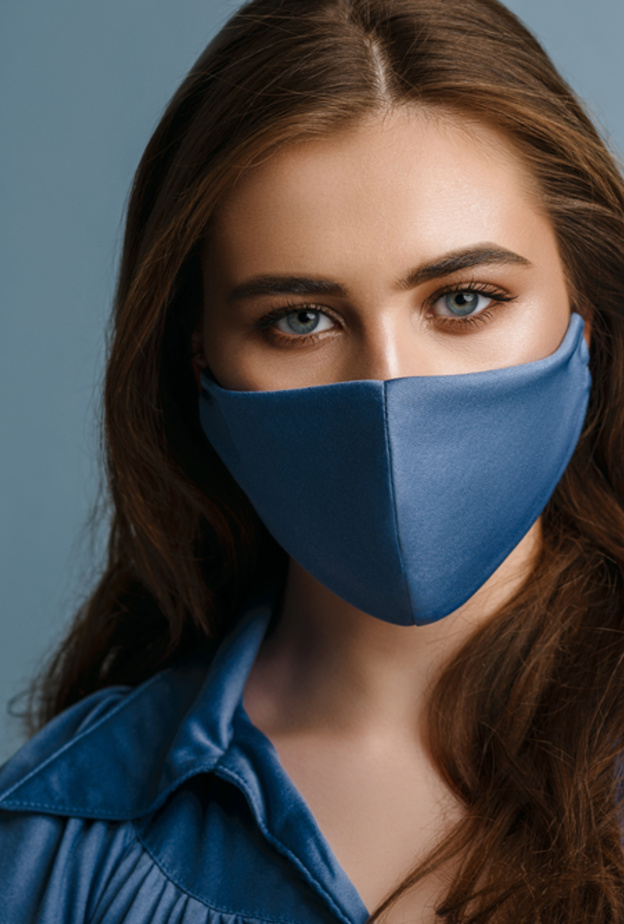 أحدث إصدارات مستحضرات التجميل لضمان ثبات المكياج مع الكمامة