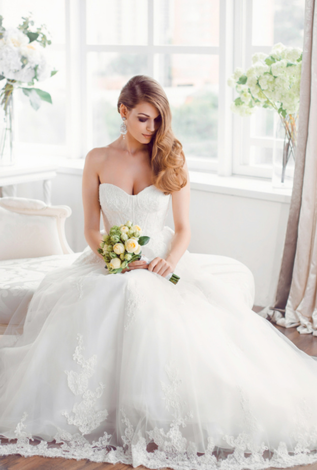 نصائح هامة للعروس التي ستضع مكياج زفافها بنفسها