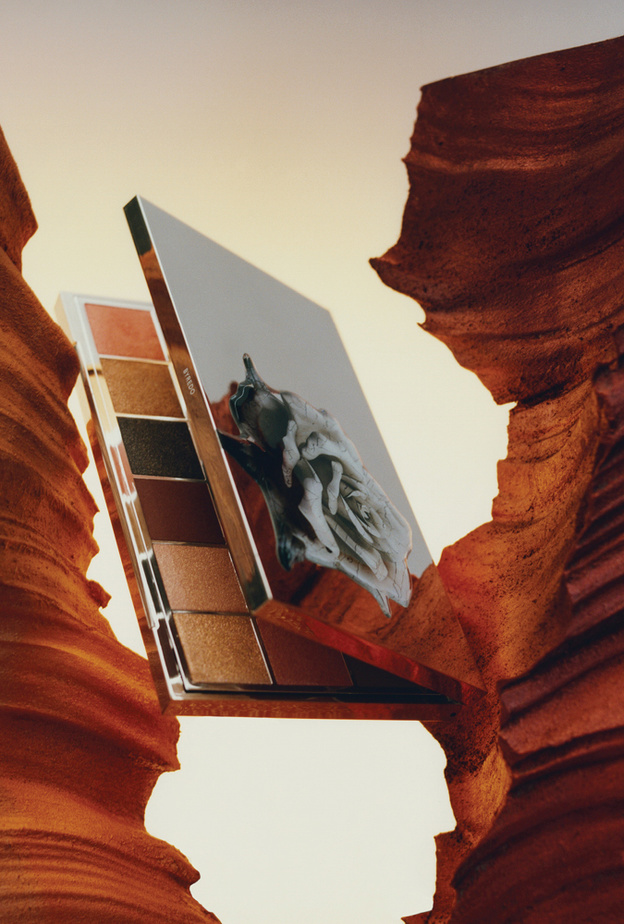 اكتشفي باليت Flora Kalahari من 18 لوناً من Byredo