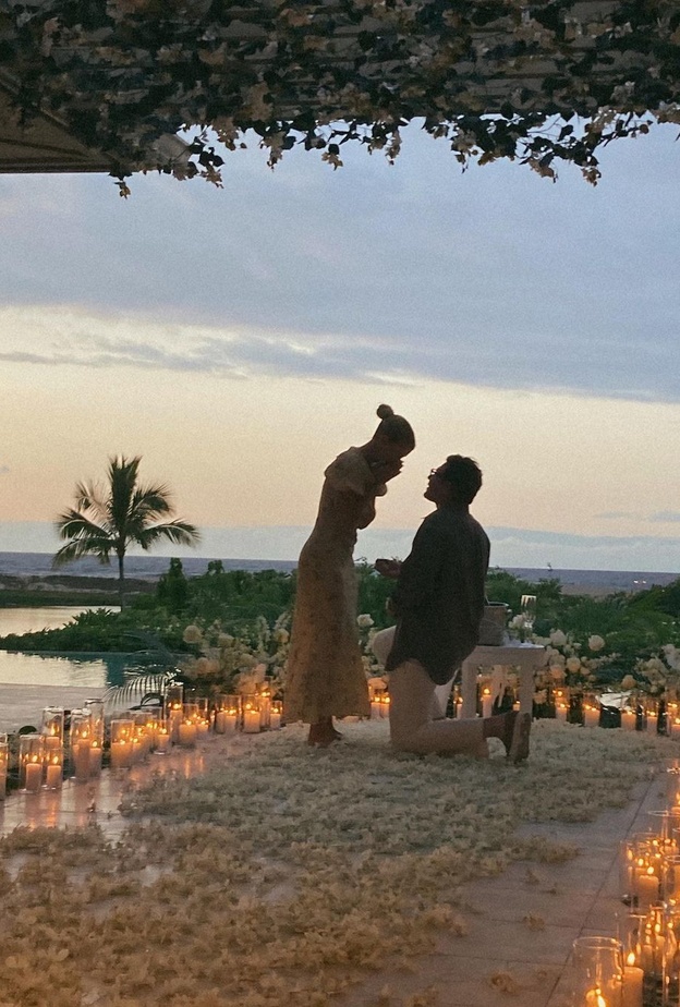 صوفيا ريتشي وإليوت غرينغ يعلنان عن خطبتهما