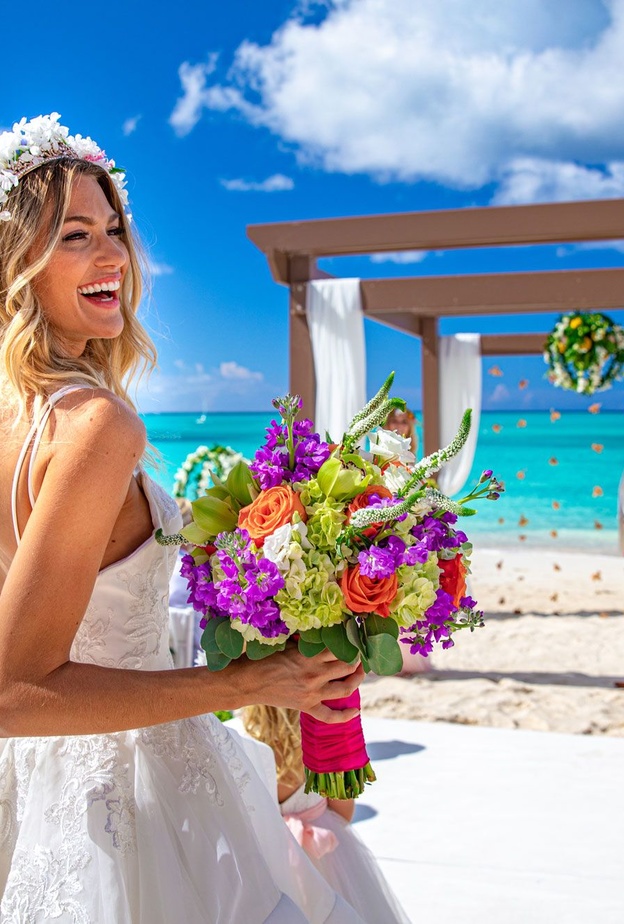 أهم أخطاء إتيكيت حفلات الزفاف التي ينصح أن يتجنبها العروسين