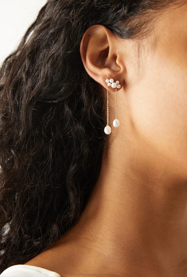 أحدث أشكال أقراط لؤلؤ ناعمة لأنوثة فاتنة كل يوم