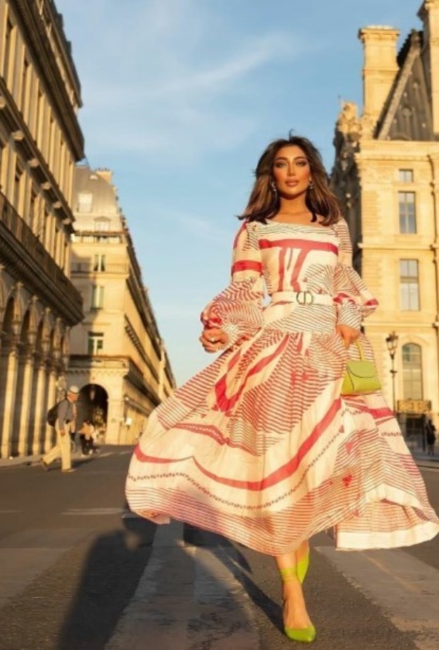 أحدث إطلالات صيفية جاذبة من وحي خبيرة التجميل السعودية "ريم السويدي"