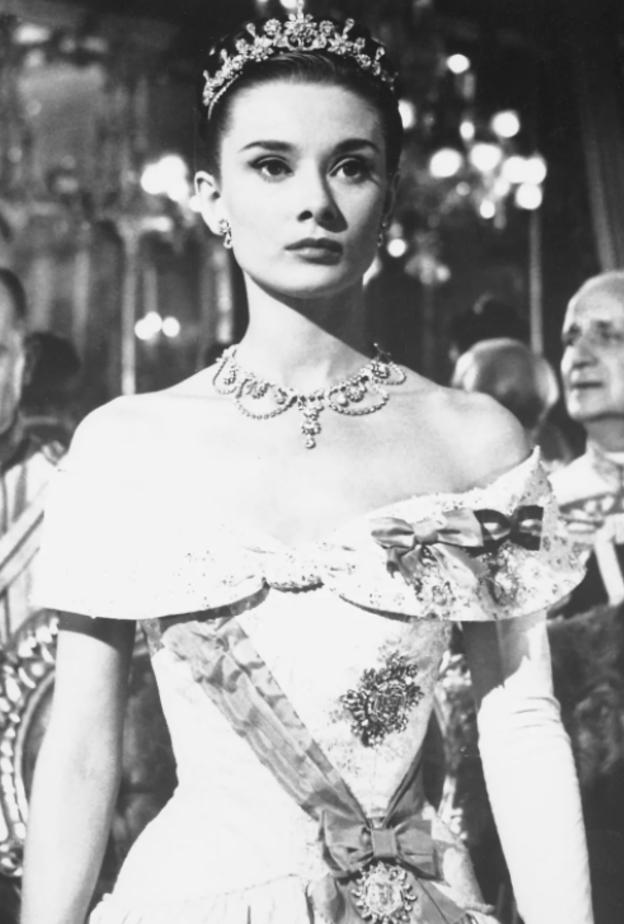في ذكرى ميلادها.. مجوهرات Audrey Hepburn في أفلام هوليوود الكلاسيكية