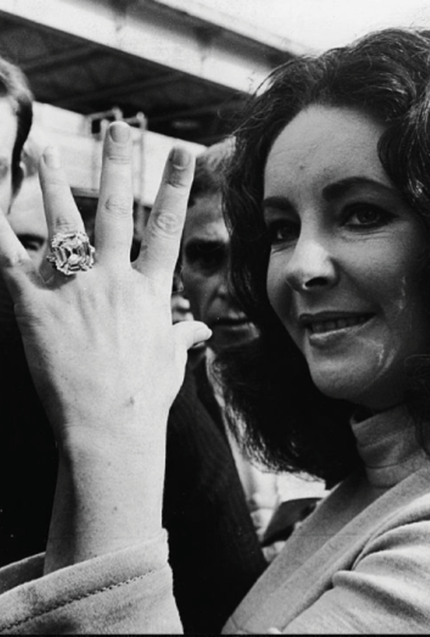 اشترى بورتون ماسة كروب في مزاد هاري وينستون في العام 1965