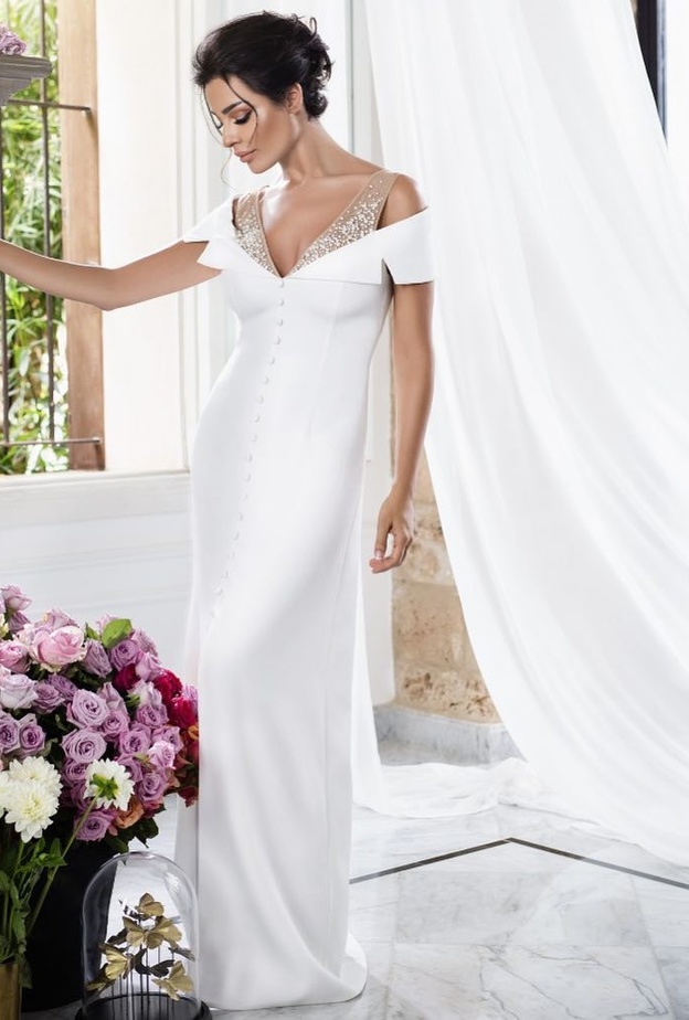 اطلالات العروس بفستان سهرة  منسدل انستقرام@nadine.nassib.njeim