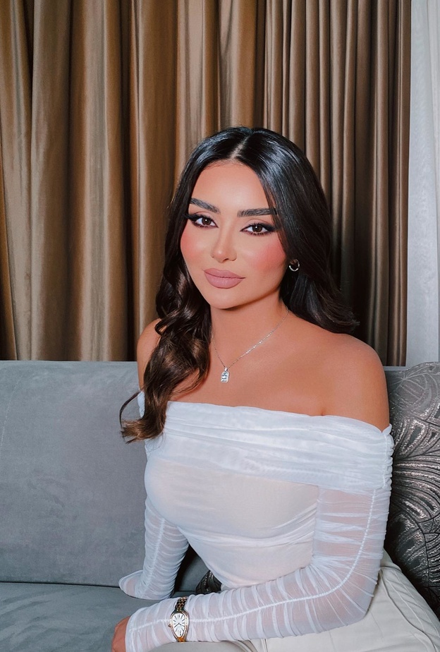 اطلالات أنيقة باللون الأبيض مستوحاة من هيفاء حسوني 