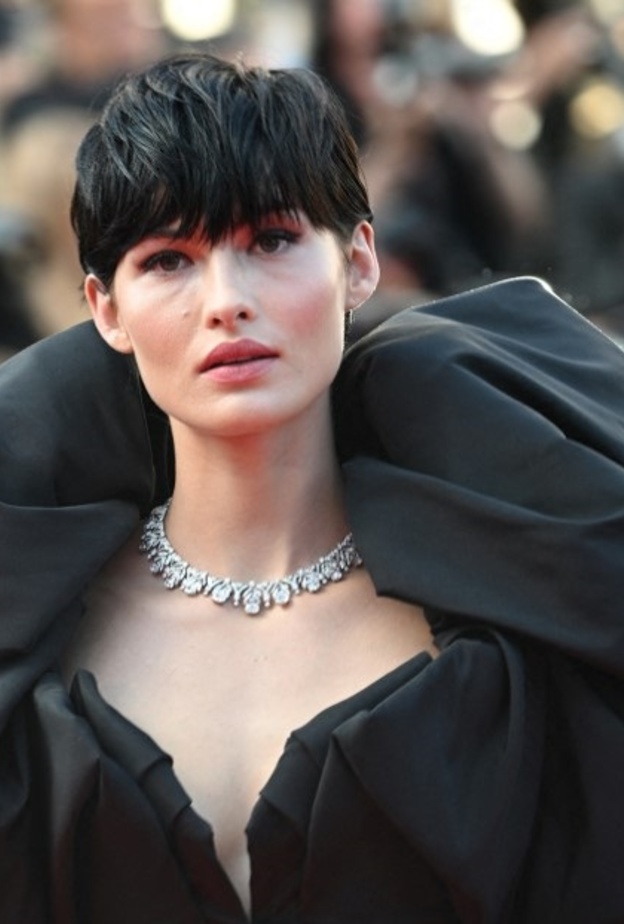 المكياج المشرق والتسريحات الشعر الحيوية سر اطلالات النجمات في اليوم الثالث من مهرجان كان 2022