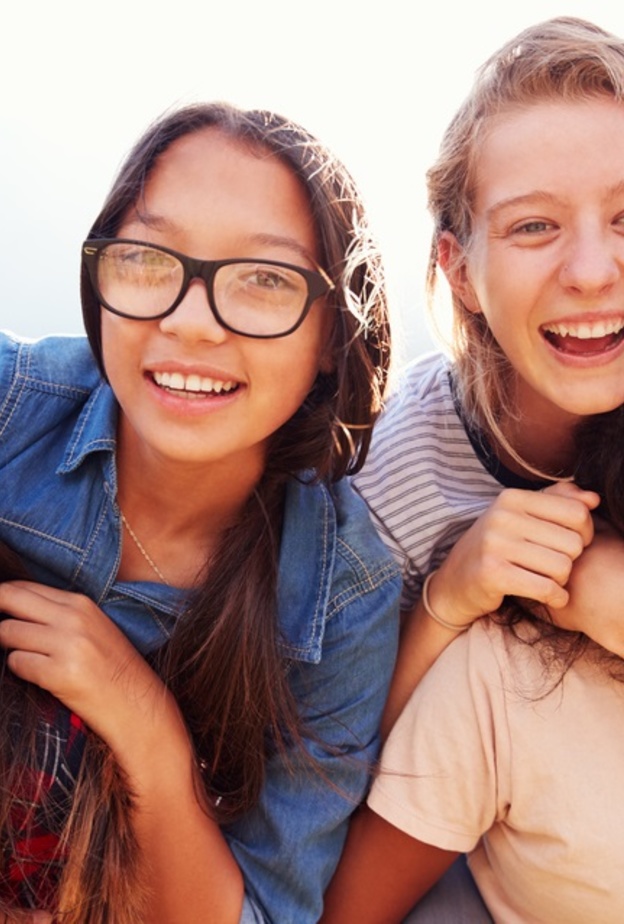 أمور صحية تواجه المراهقات وكيفية التعامل معها