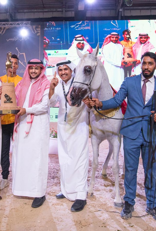 "الأمير بندر بن خالد الفيصل يتوج " نبيل السكب " بذهبية بطولة كحيلة 22"