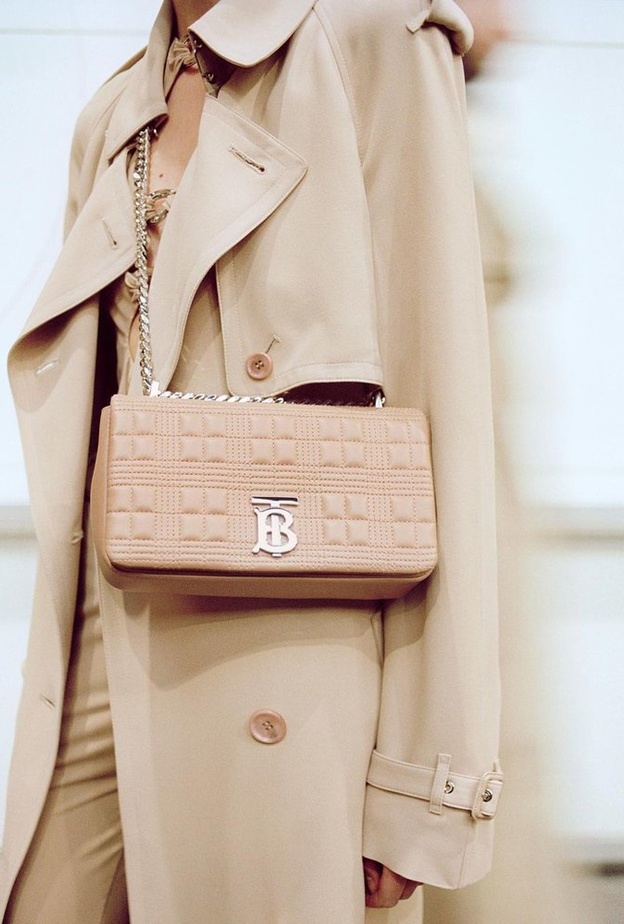 أعلنت دار أزياء Burberry أنها لن تستخدم جلود الحيوانات الغريبة في مجموعاتها