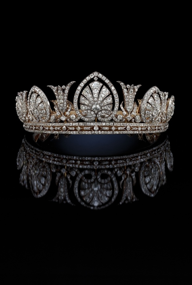 تاج Derby Honeysuckle Tiara