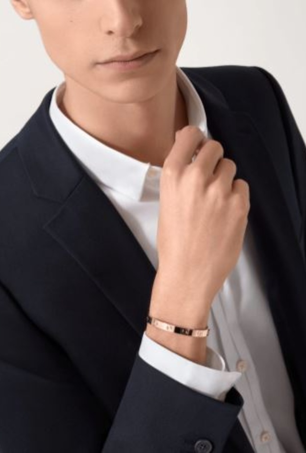 تصميم سوار Love يناسب الرجال والنساء