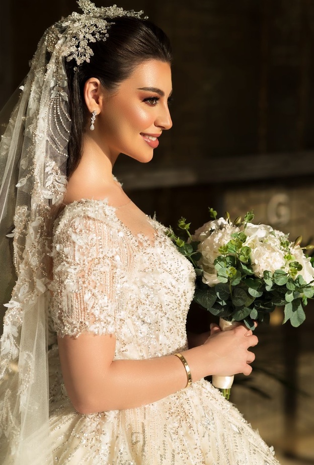 تصوير عروس بكاميرا المصورة السعودية أسماء الغامدي