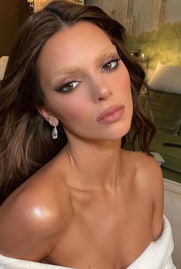 حاجبي كيندال جينر البيضاء محط - أنظار الجميع- الصورة من حساب Priscilla Valles على انستغرام (2)