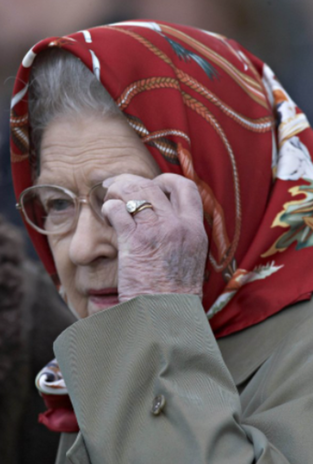 خاتم خطوبة الملكة إليزابيث الثانية