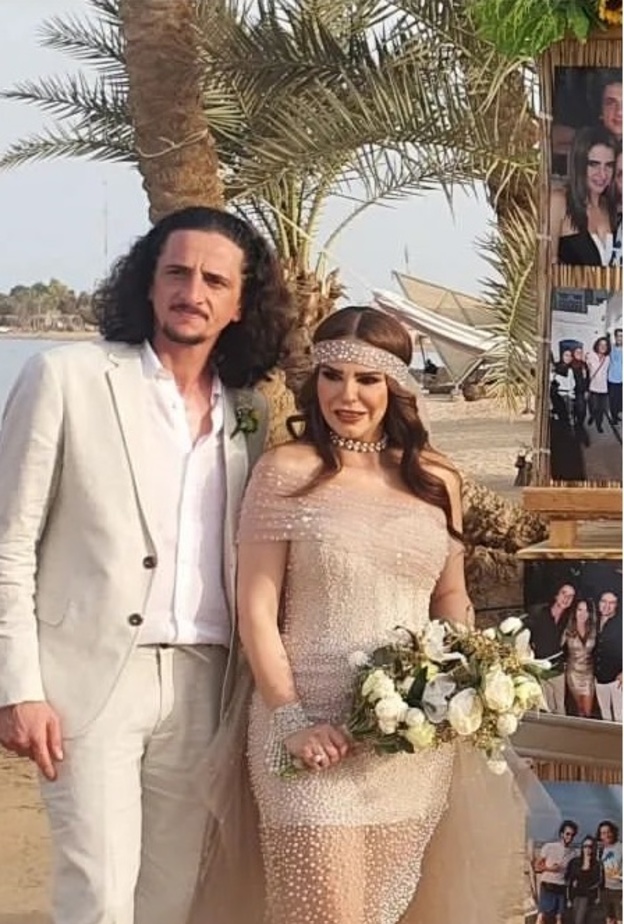 دنيا عبدالعزيز وزوجها