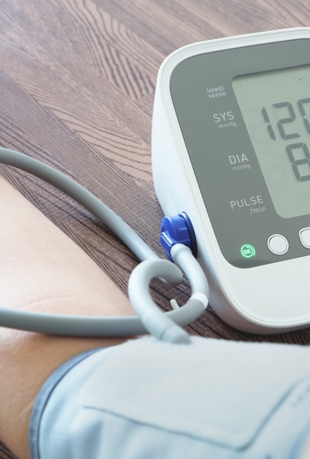 الدكتور عبدالله البلوي ل" هي": ارتفاع ضغط الدم مرض صامت وهذه أسبابه