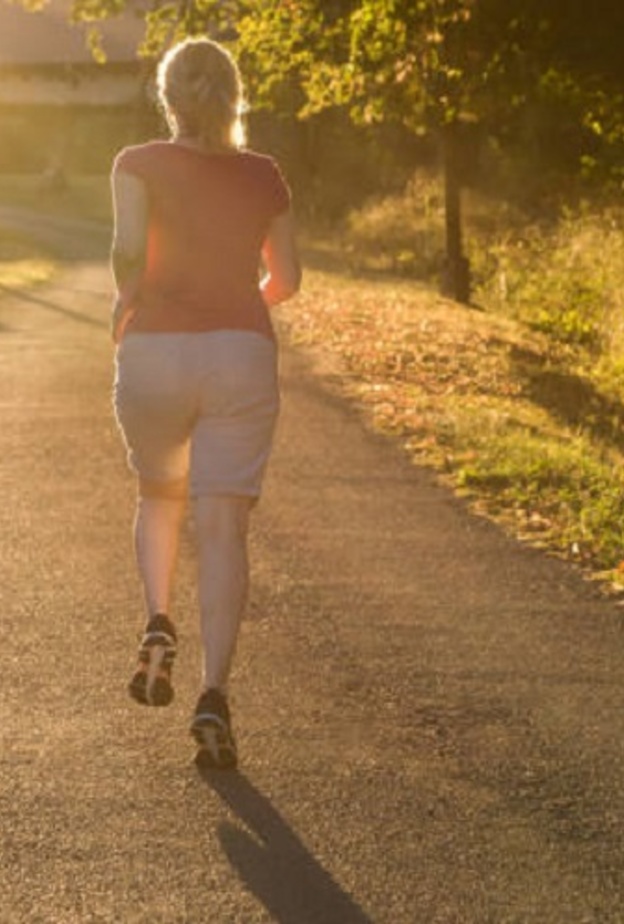 فوائد رياضة المشي للنساء