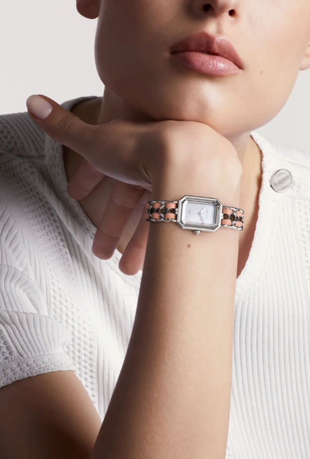 ساعة ناعمة من شانيل تناسب إطلالاتك الخاصة