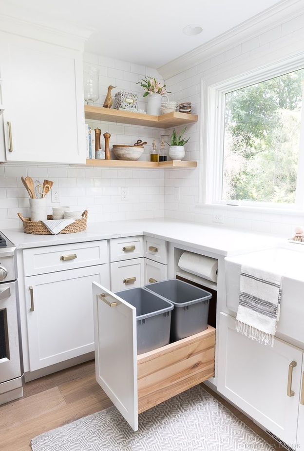 سلة قش لتجميع أدوات المطبخ