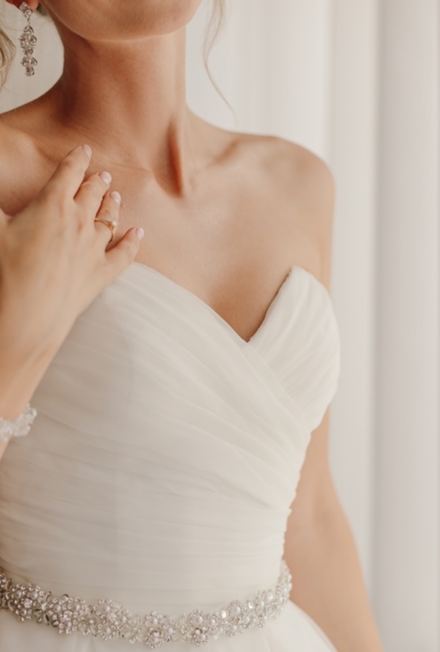 حلول جذرية تخلص العروس من زيادة التعرق في فصل الصيف