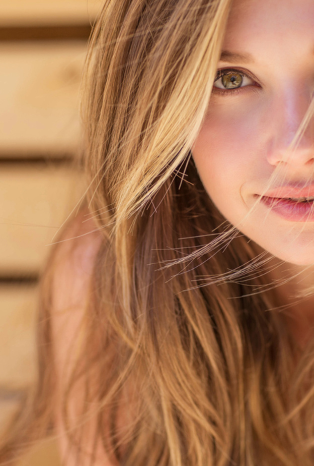 سيروم طبيعي لشعر صحي في فصل الصيف