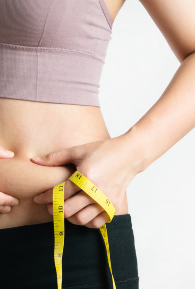 ما هي أسباب تراكم الدهون في البطن والخصر