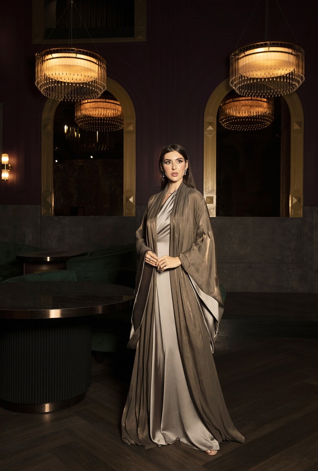 عبايات الميتاليك من منال فاشن 