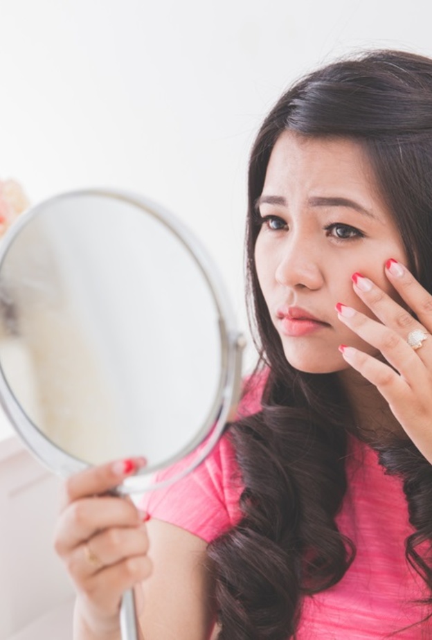 علامات تحذيرية تحت العين لارتفاع الكوليسترول في الدم