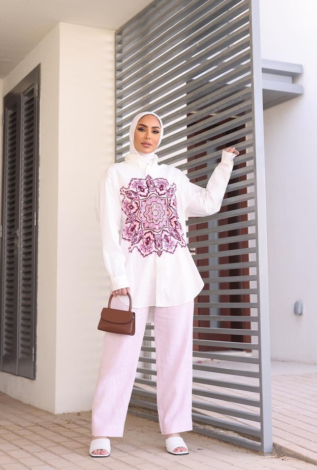أفكار لتنسيق القميص مع البنطلون للصبايا المحجبات 