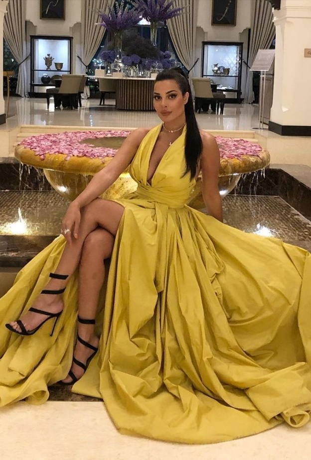 فساتين خطوبة باللون الاصفر انستقرام@nadine.nassib.njeim