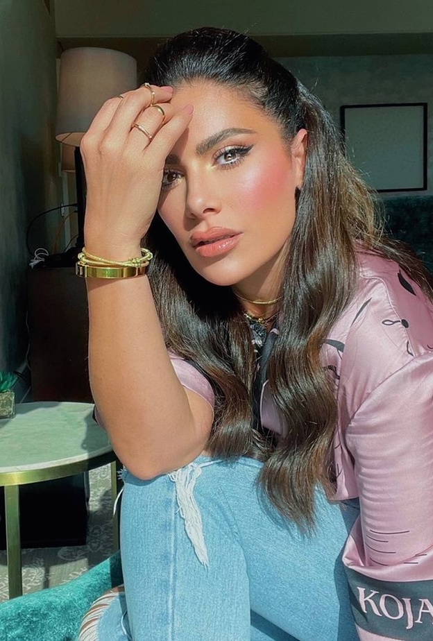 أحدث اطلالات صبا مبارك عصرية ومواكبة للموضة 