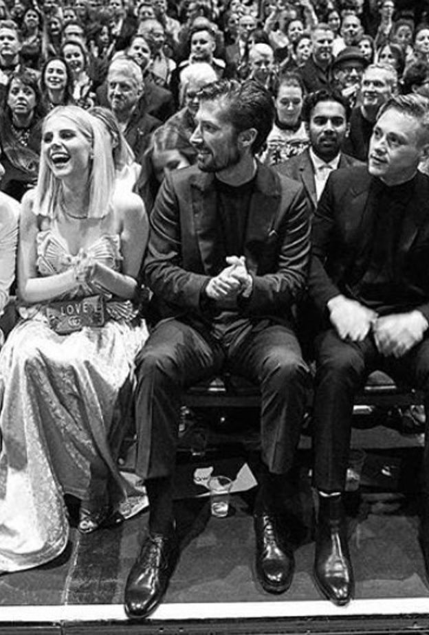 لوسي بوينتون  تهدد رامي مالك  بالانفصال في حال عدم تقدمه بطلب الزواج منها